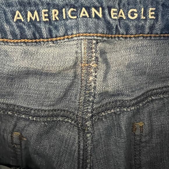 American Eagle Hi Rise Tomgirl Jeans Womens 8 Medium Wash Rigid Distressed - Picture 8 of 8